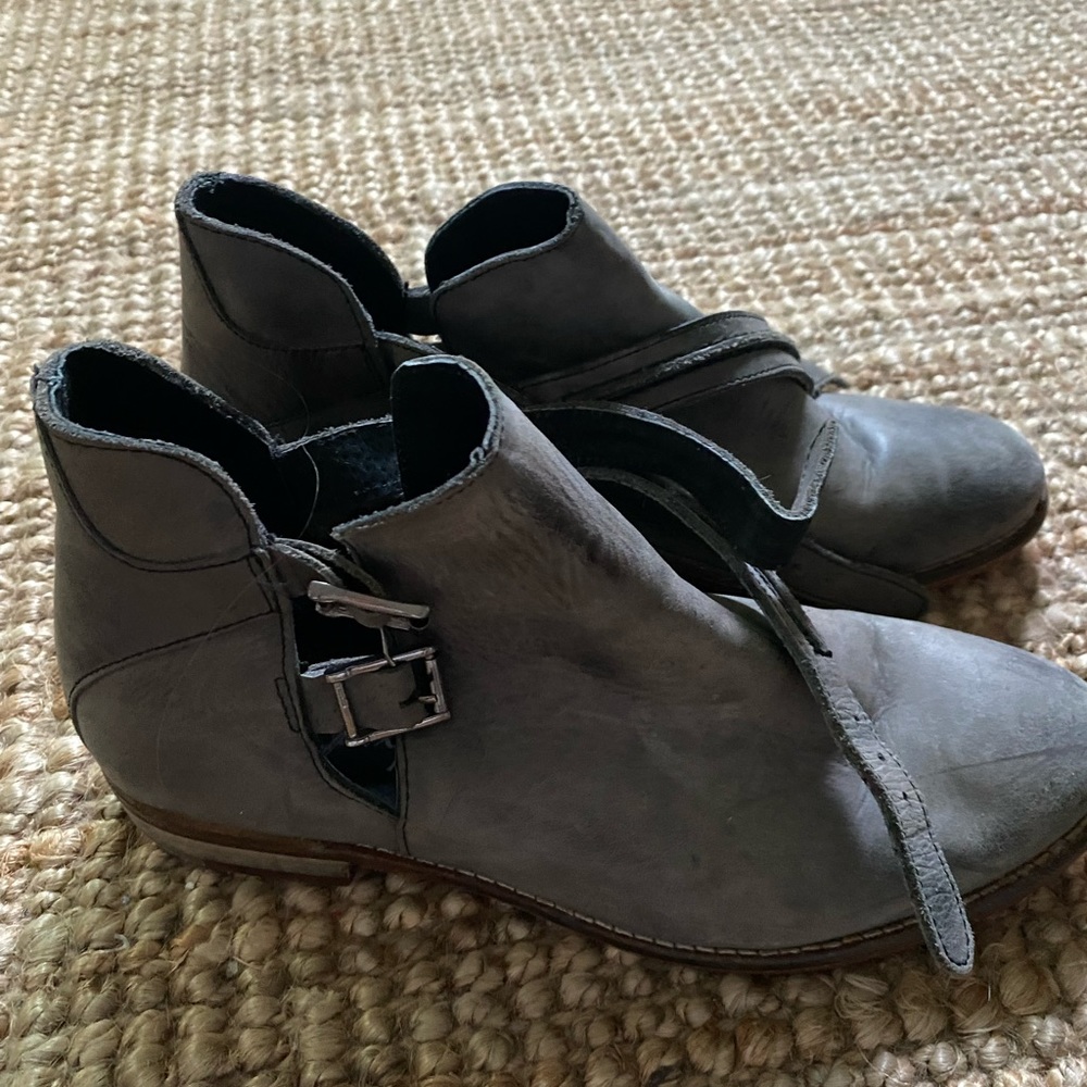 Free people booties sz 7